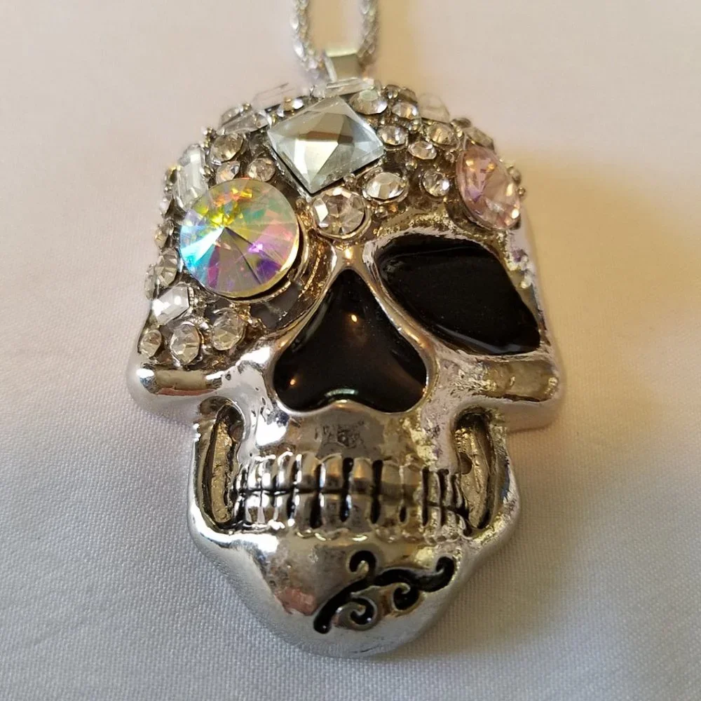 Betsey Johnson SILVER Glam Skull Necklace - NWT